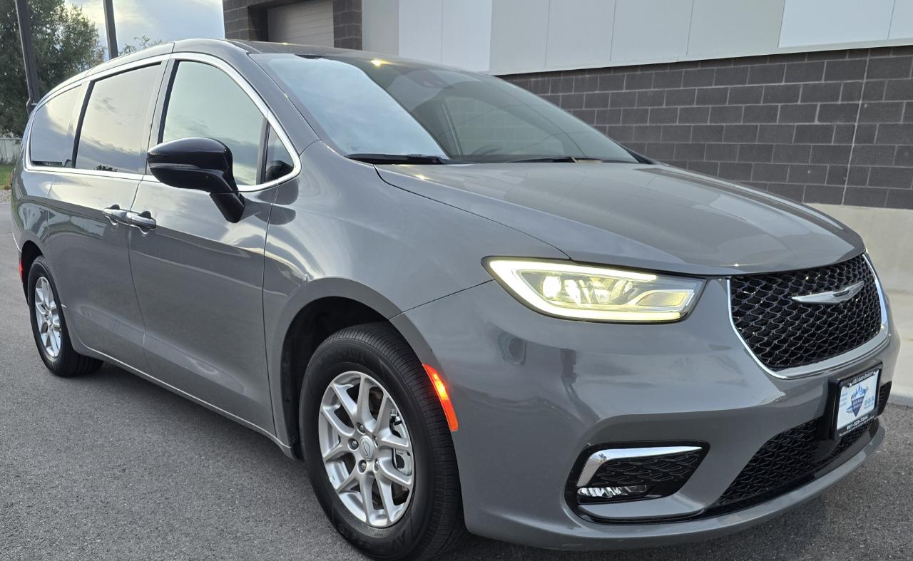 Chrysler Pacifica 4dr Wgn Touring-L 2025