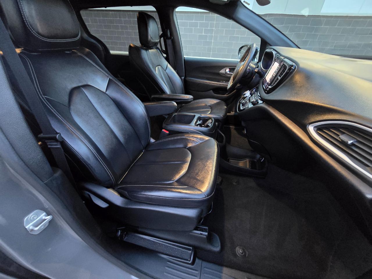 Chrysler Pacifica 4dr Wgn Touring-L 2025
