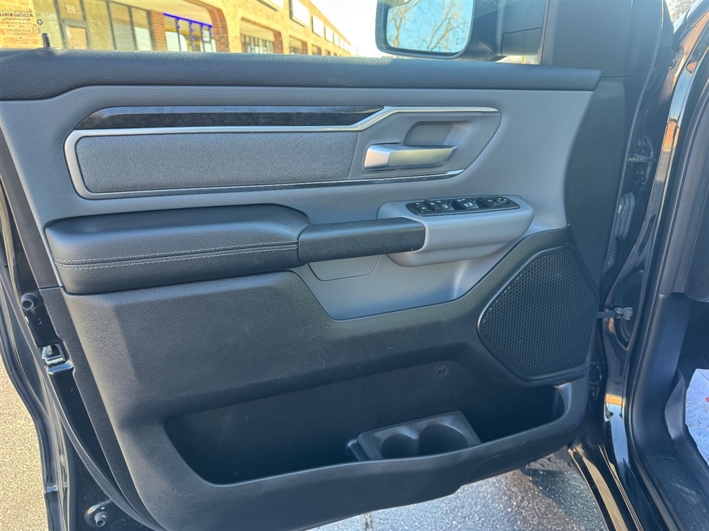 RAM 1500 Big Horn Crew Cab SWB 4WD 2019