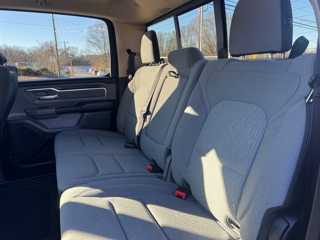 RAM 1500 Big Horn Crew Cab SWB 4WD 2019