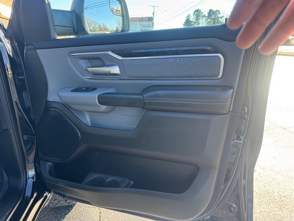 RAM 1500 Big Horn Crew Cab SWB 4WD 2019