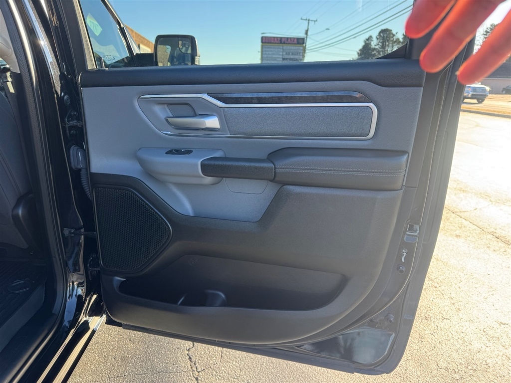 RAM 1500 Big Horn Crew Cab SWB 4WD 2019