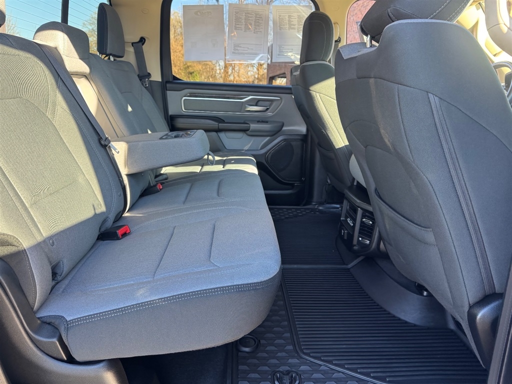 RAM 1500 Big Horn Crew Cab SWB 4WD 2019