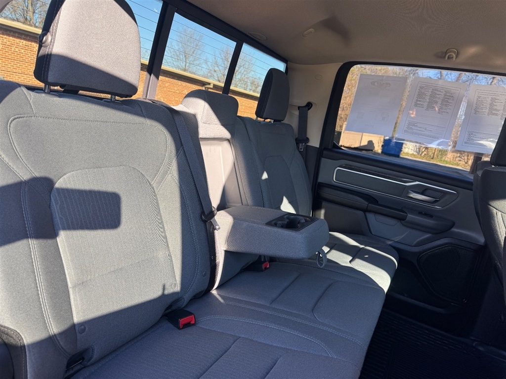 RAM 1500 Big Horn Crew Cab SWB 4WD 2019