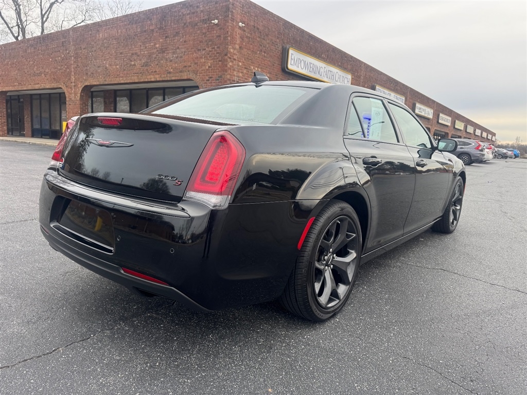 Chrysler 300 S V6 2023