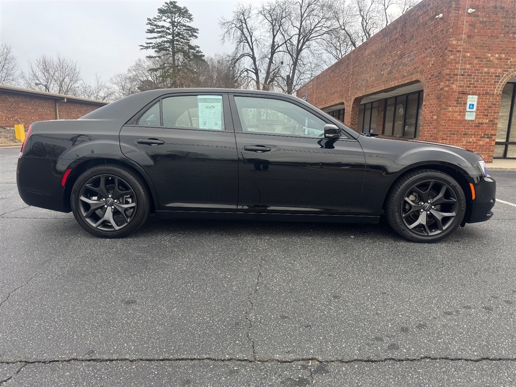 Chrysler 300 S V6 2023