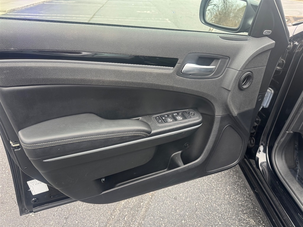 Chrysler 300 S V6 2023