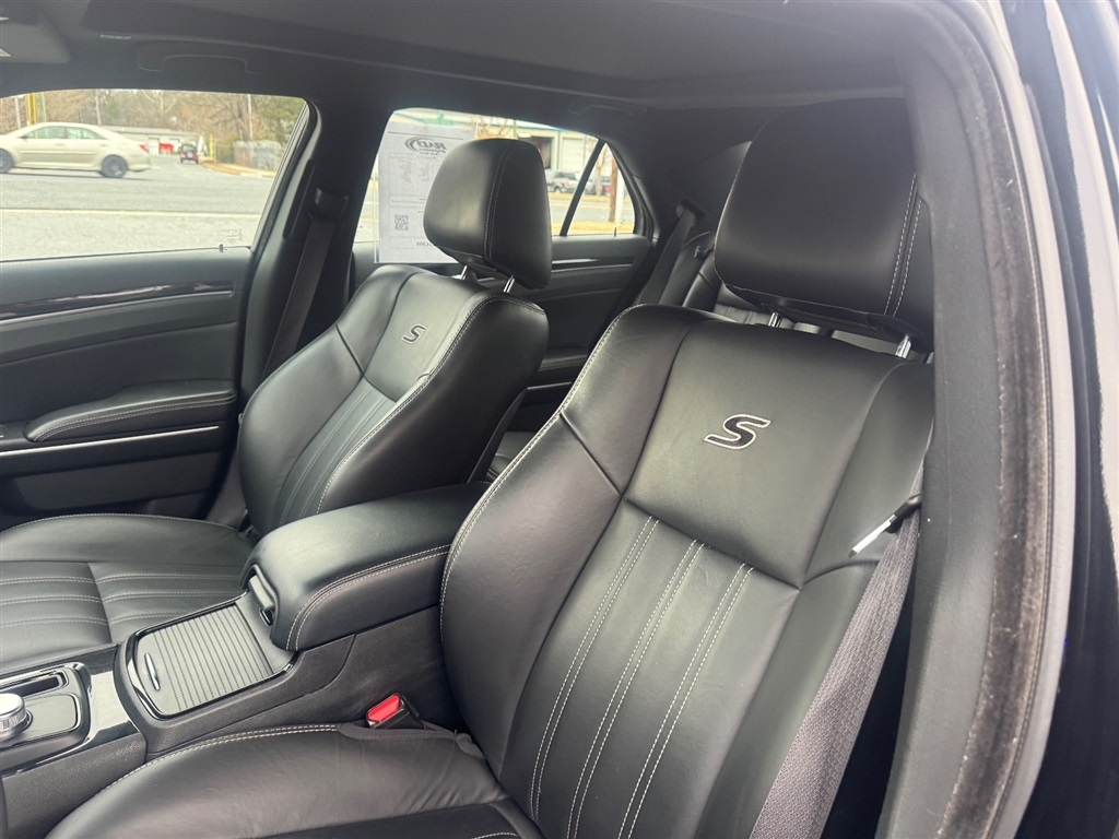 Chrysler 300 S V6 2023