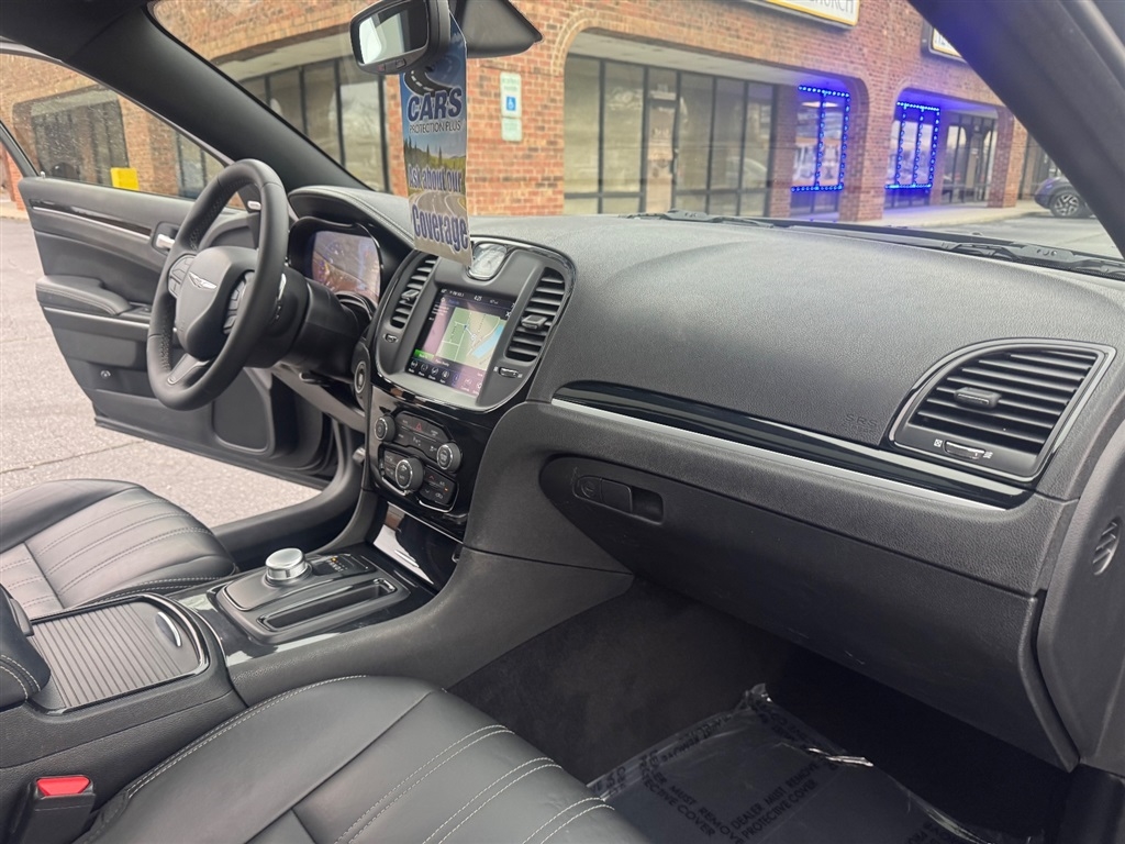 Chrysler 300 S V6 2023