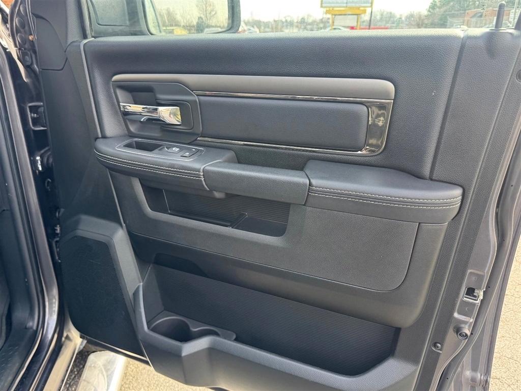 RAM 1500 Sport Crew Cab SWB 2WD 2017