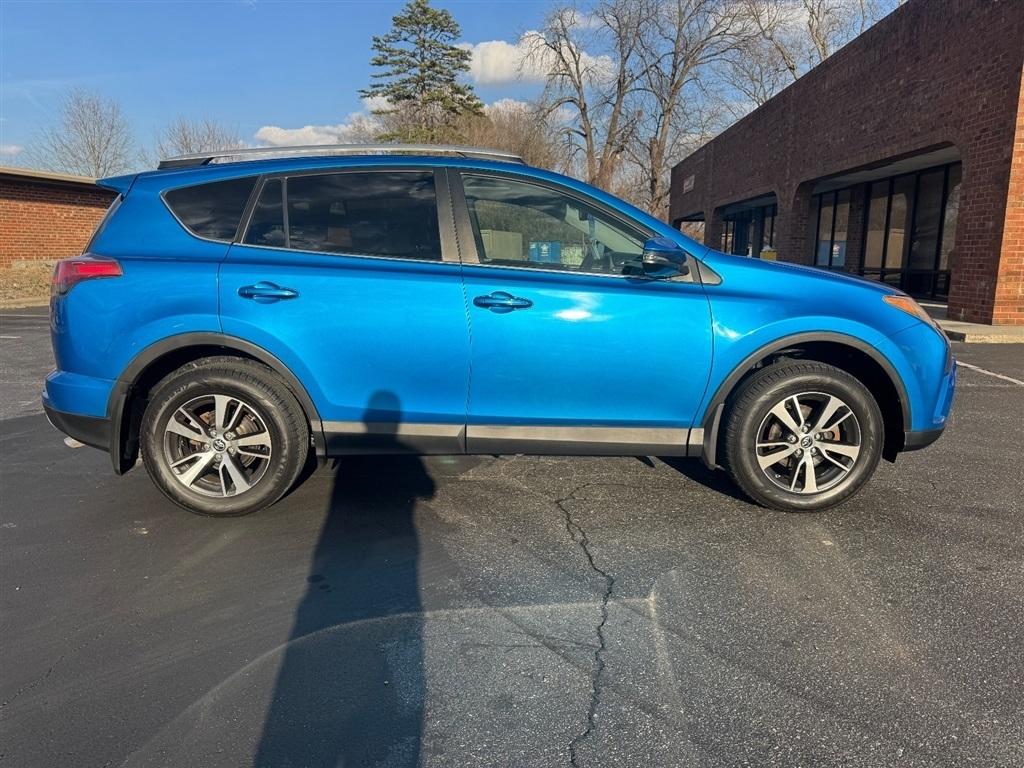 Toyota RAV4 XLE AWD 2016