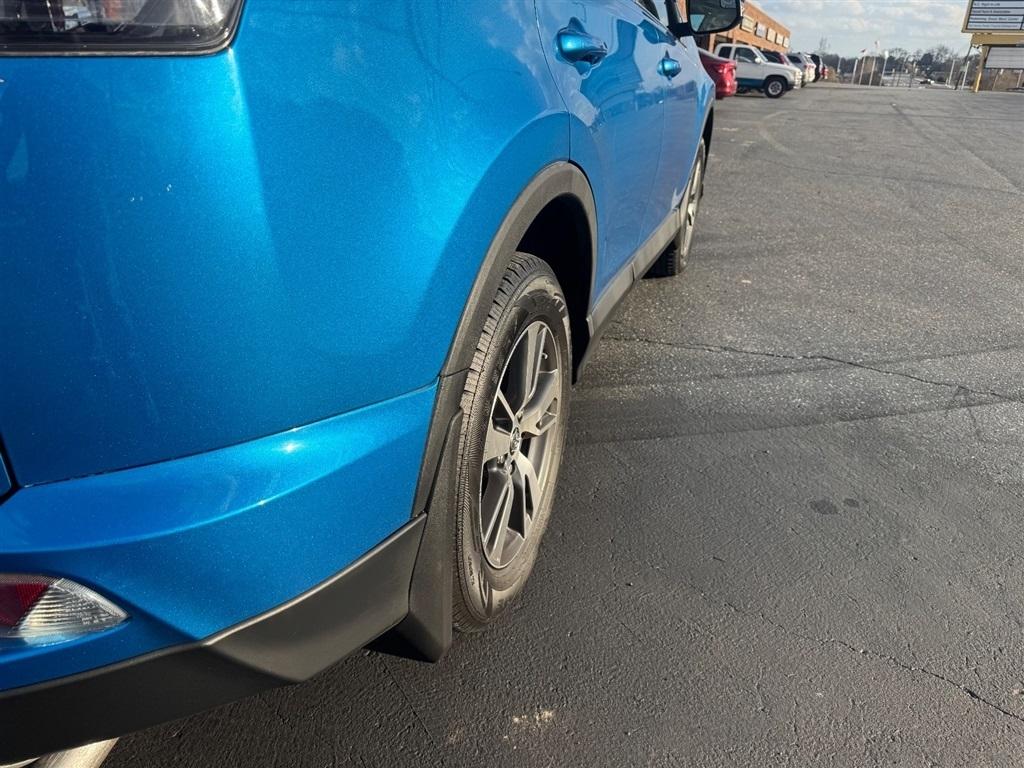 Toyota RAV4 XLE AWD 2016