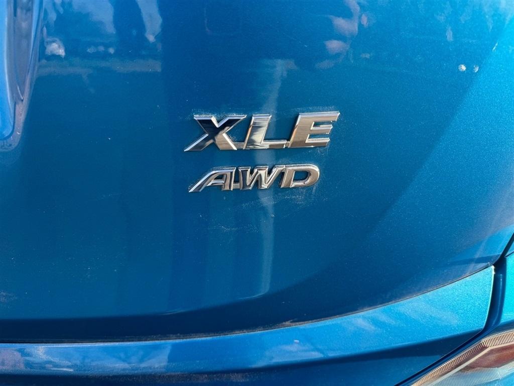 Toyota RAV4 XLE AWD 2016