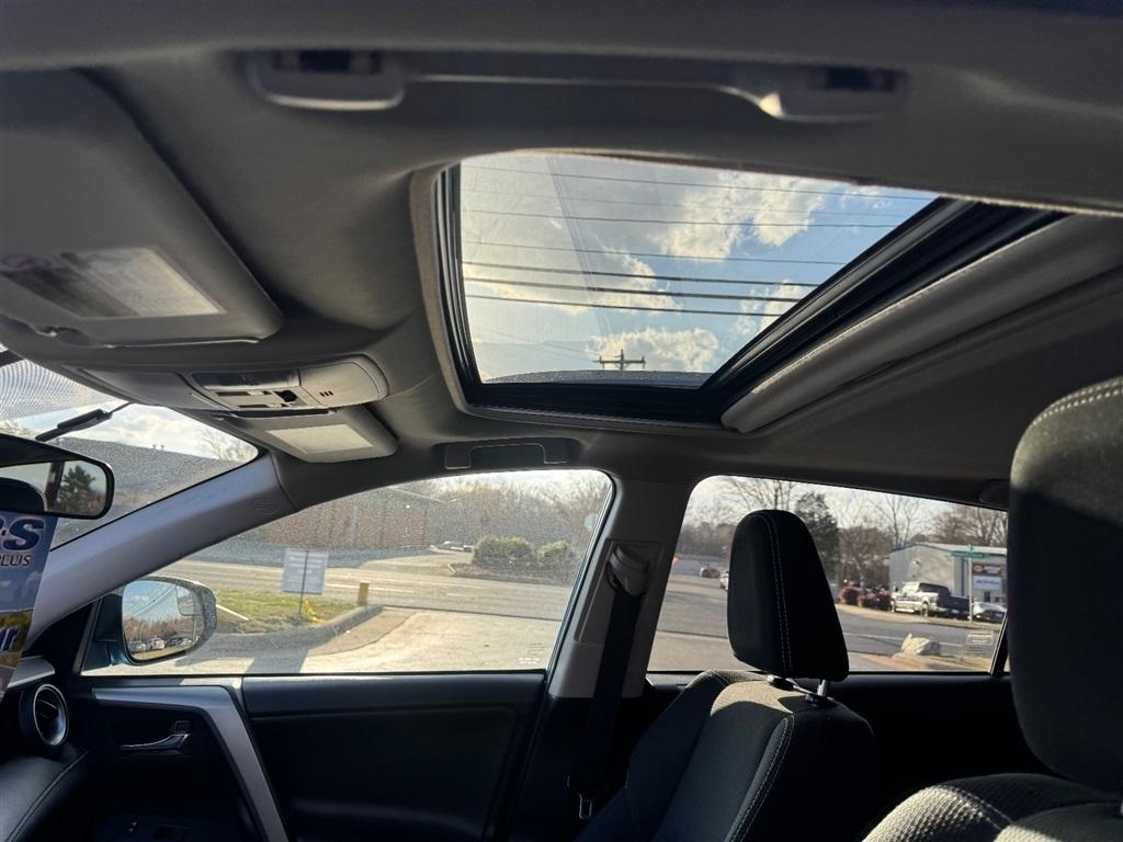 Toyota RAV4 XLE AWD 2016