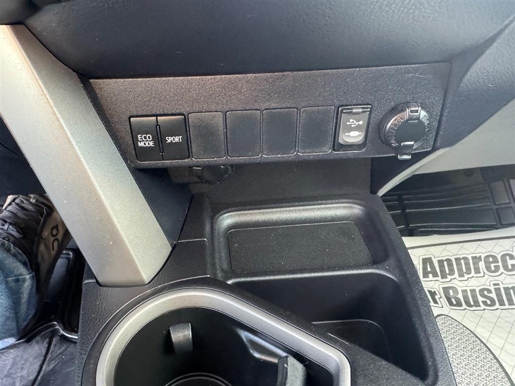 Toyota RAV4 XLE AWD 2016