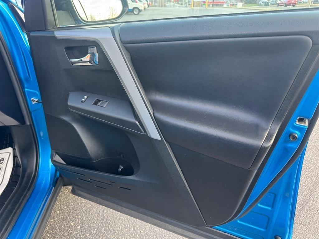 Toyota RAV4 XLE AWD 2016