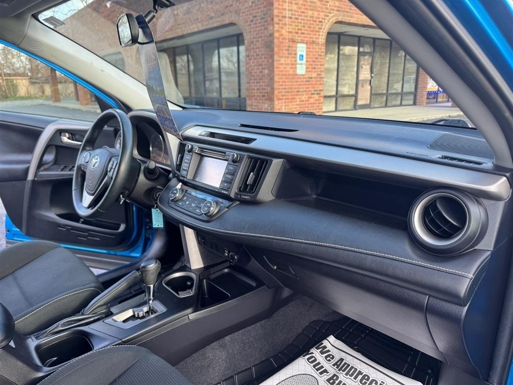 Toyota RAV4 XLE AWD 2016