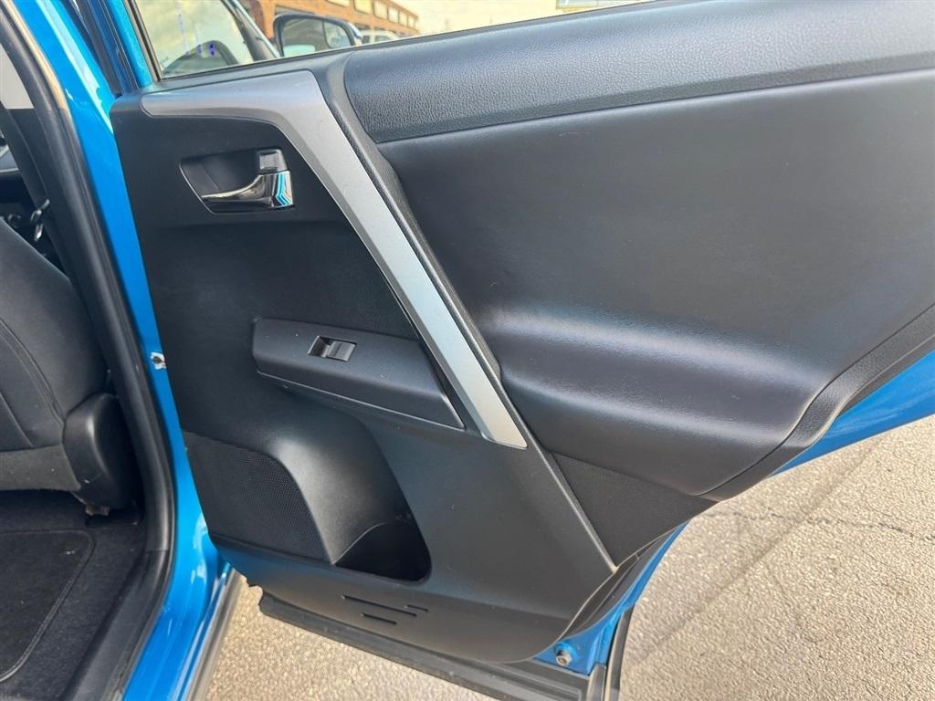 Toyota RAV4 XLE AWD 2016