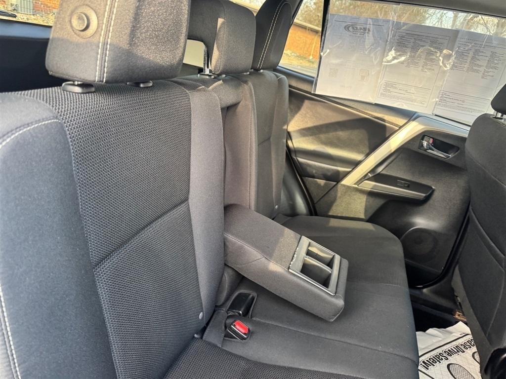 Toyota RAV4 XLE AWD 2016