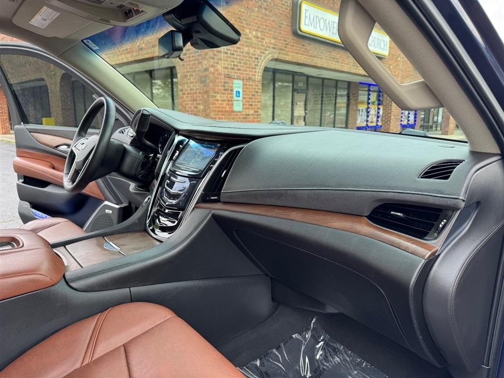 Cadillac Escalade Luxury 4WD 2019