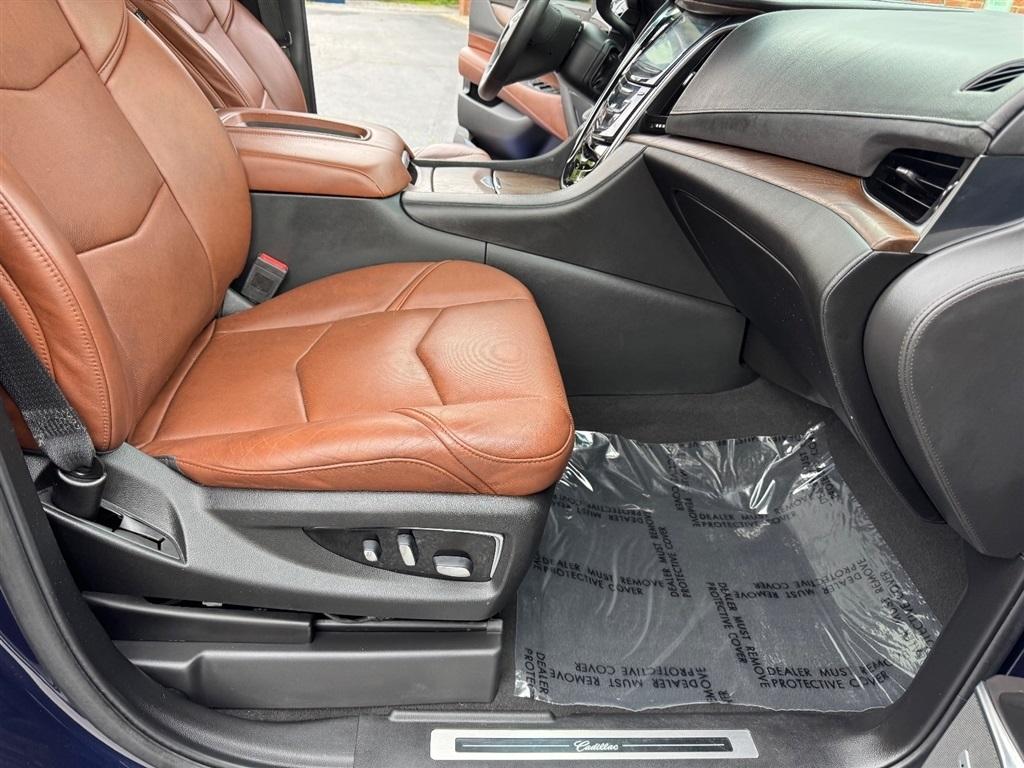 Cadillac Escalade Luxury 4WD 2019