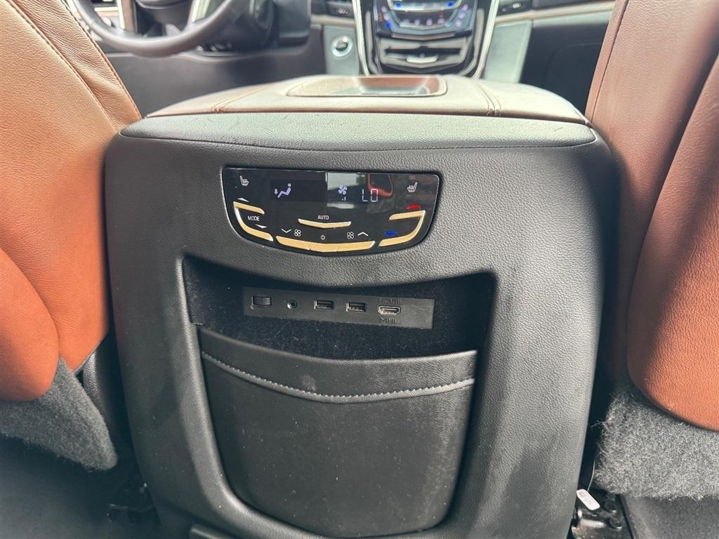 Cadillac Escalade Luxury 4WD 2019