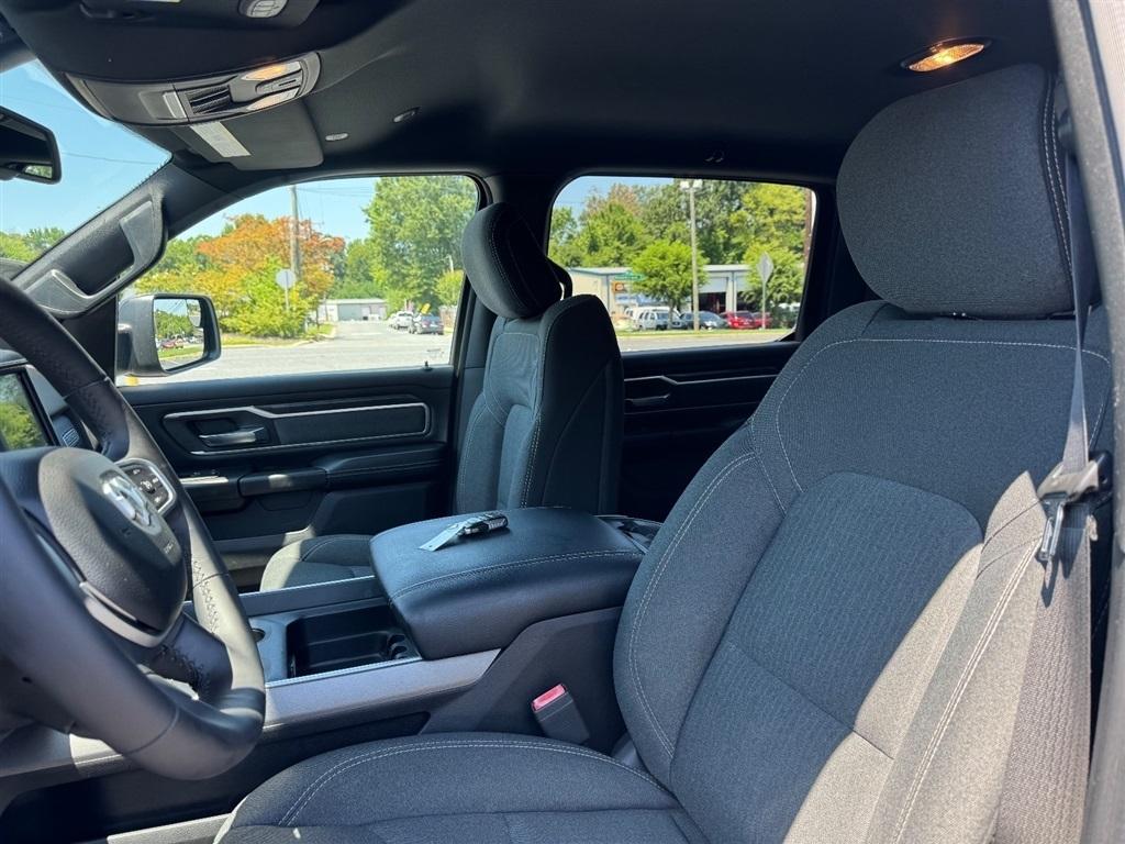 RAM 1500 Big Horn Crew Cab SWB 4WD 2019