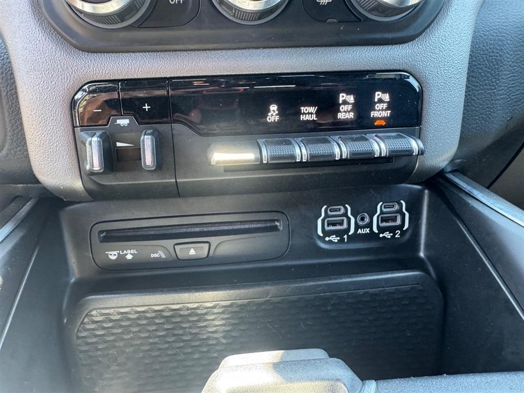 RAM 1500 Big Horn Crew Cab SWB 4WD 2019