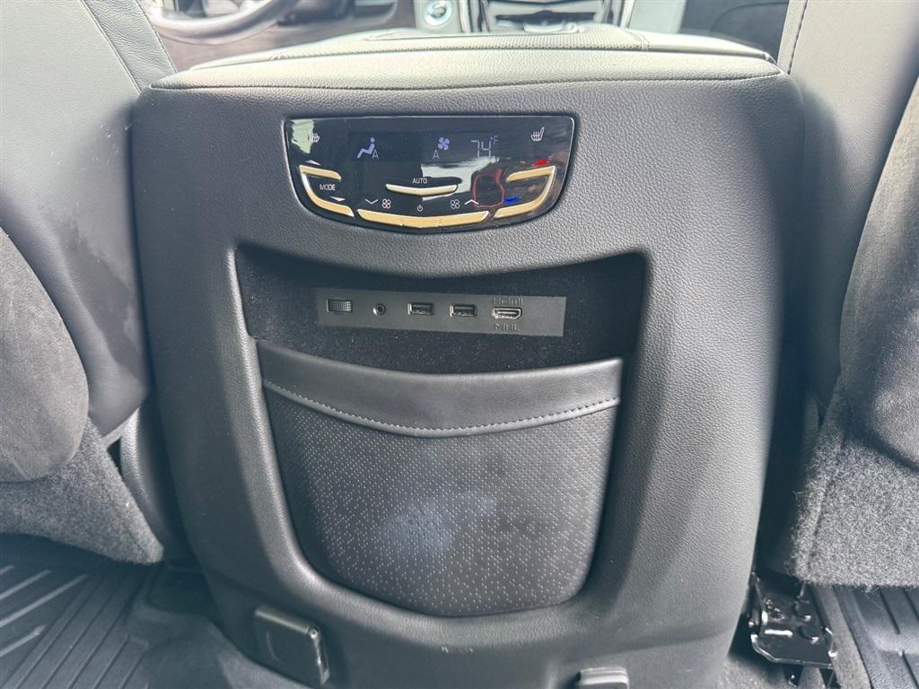 Cadillac Escalade Platinum 4WD 2019