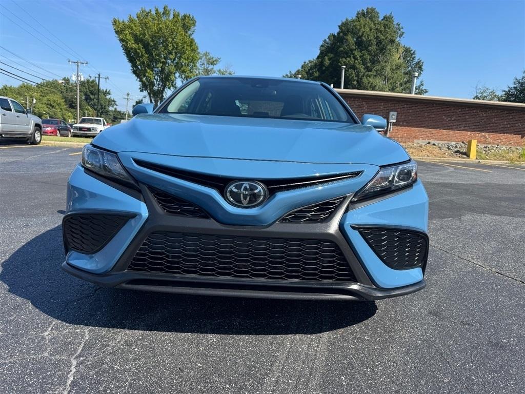 Toyota Camry SE 2023