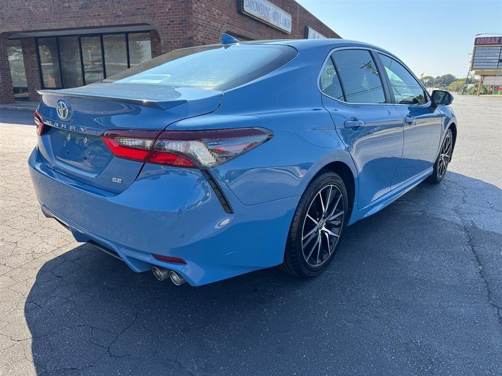 Toyota Camry SE 2023