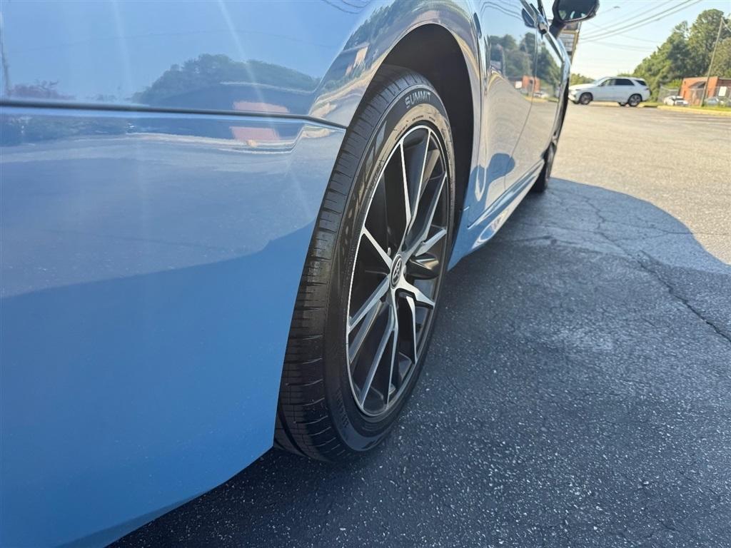 Toyota Camry SE 2023