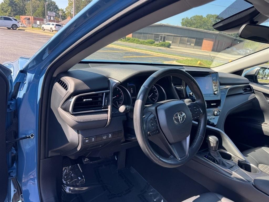 Toyota Camry SE 2023