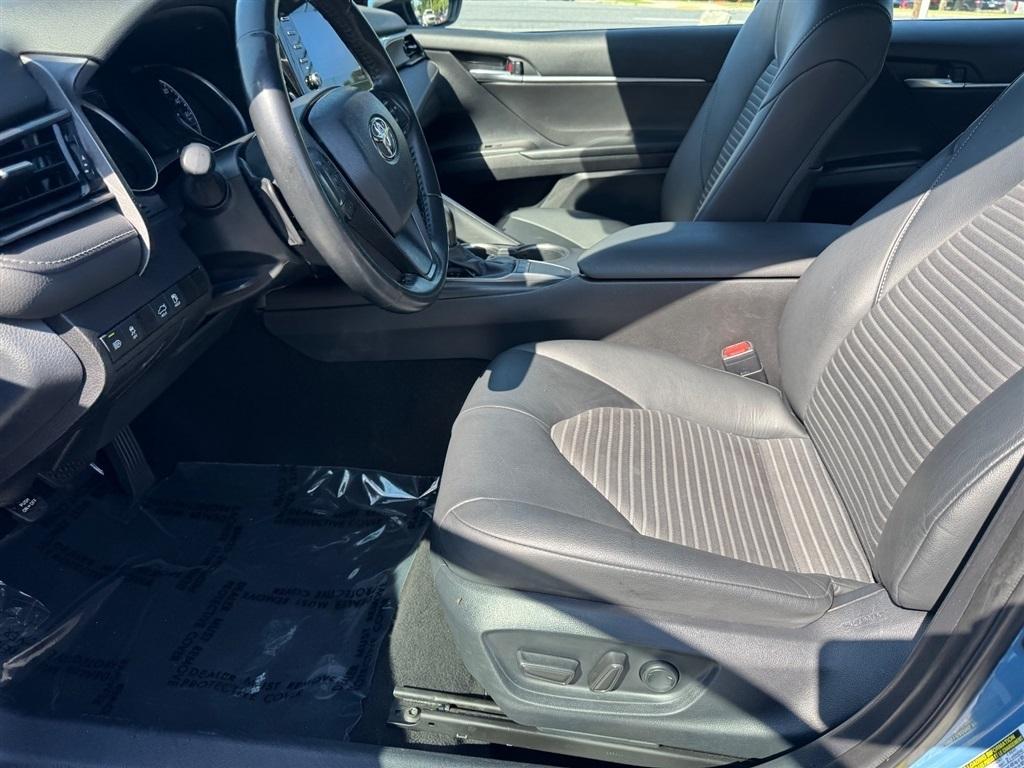 Toyota Camry SE 2023