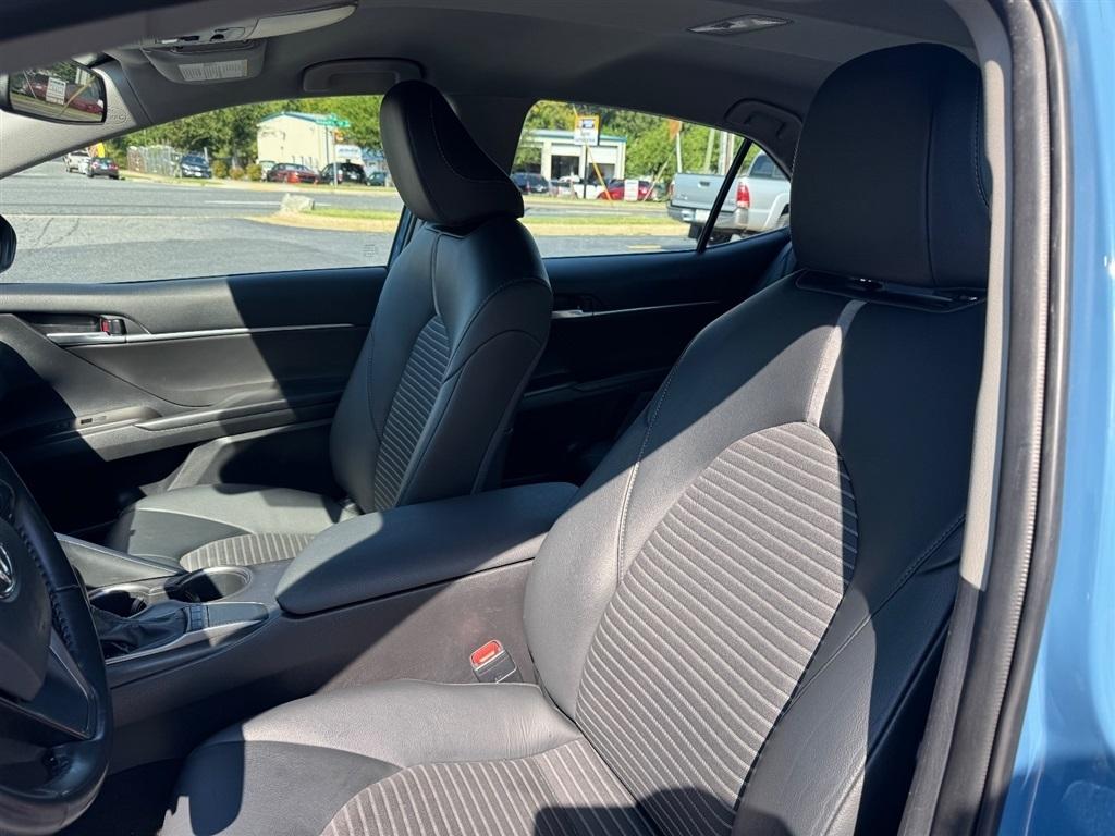 Toyota Camry SE 2023
