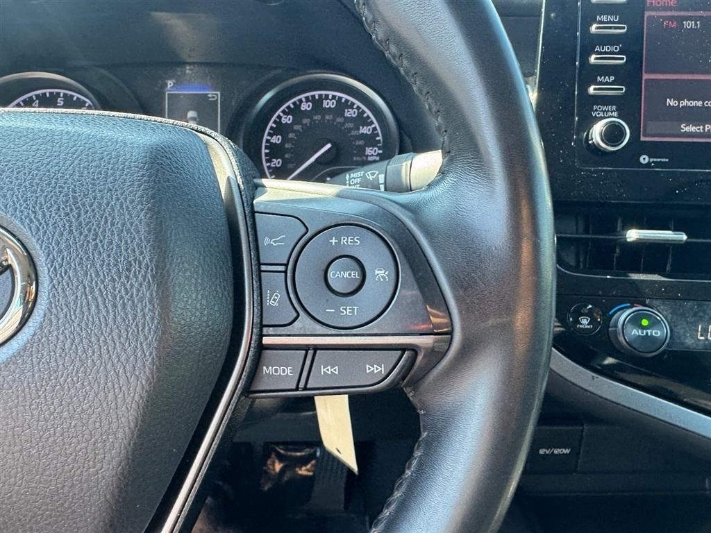 Toyota Camry SE 2023