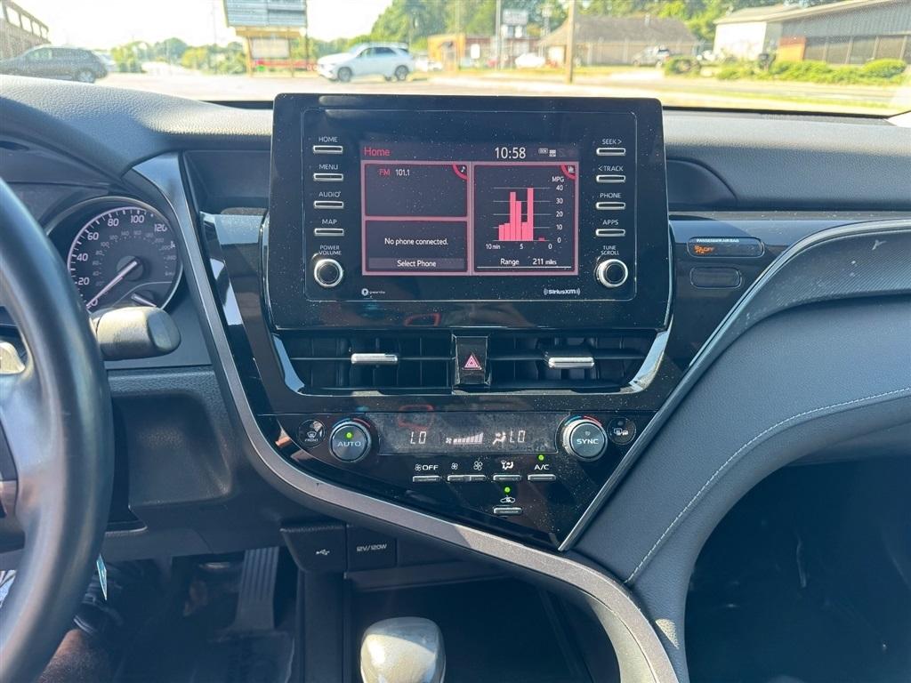 Toyota Camry SE 2023