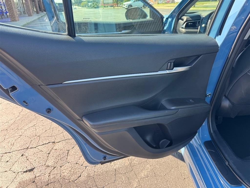 Toyota Camry SE 2023