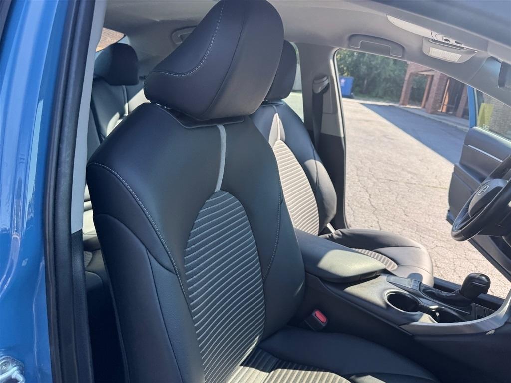 Toyota Camry SE 2023