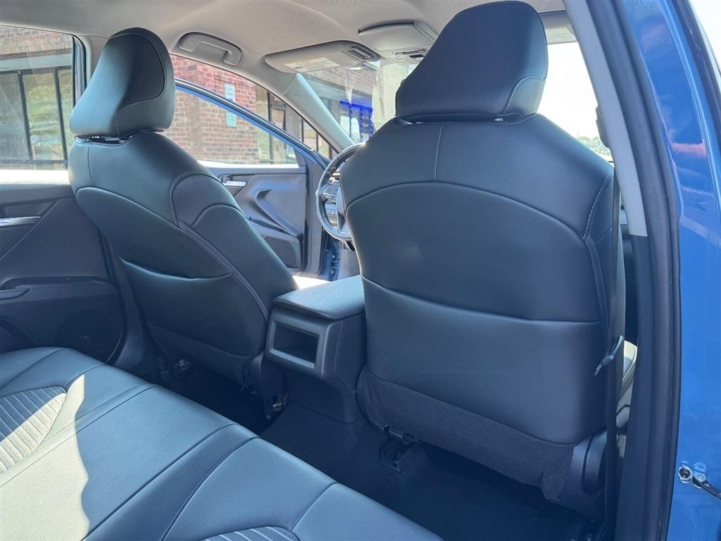 Toyota Camry SE 2023