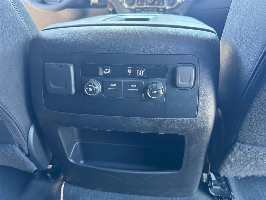 Chevrolet Suburban LT 4WD 2019