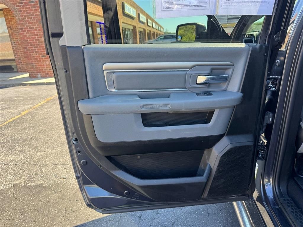 RAM 1500 Classic Tradesman Crew Cab LWB 4WD 2019
