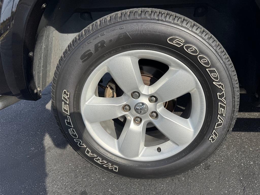 RAM 1500 SLT Crew Cab SWB 2WD 2015