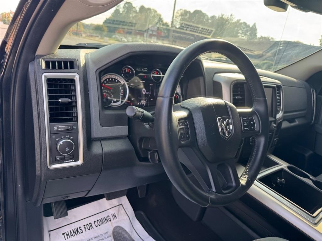 RAM 1500 SLT Crew Cab SWB 2WD 2015