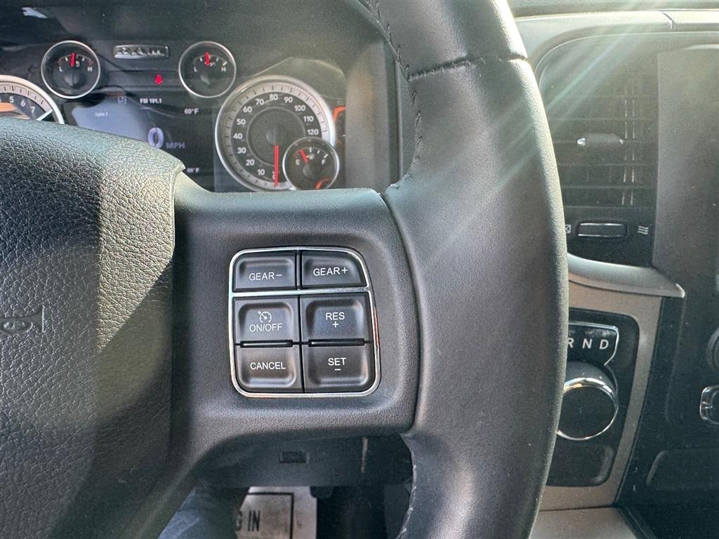 RAM 1500 SLT Crew Cab SWB 2WD 2015