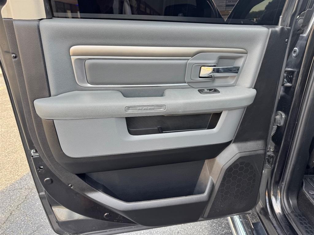 RAM 1500 SLT Crew Cab SWB 2WD 2015