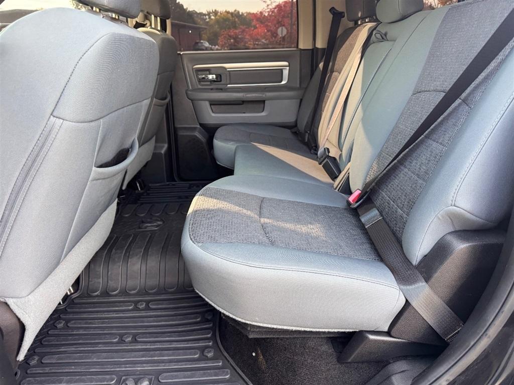 RAM 1500 SLT Crew Cab SWB 2WD 2015