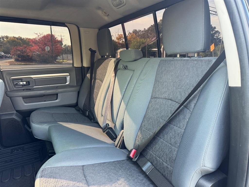 RAM 1500 SLT Crew Cab SWB 2WD 2015