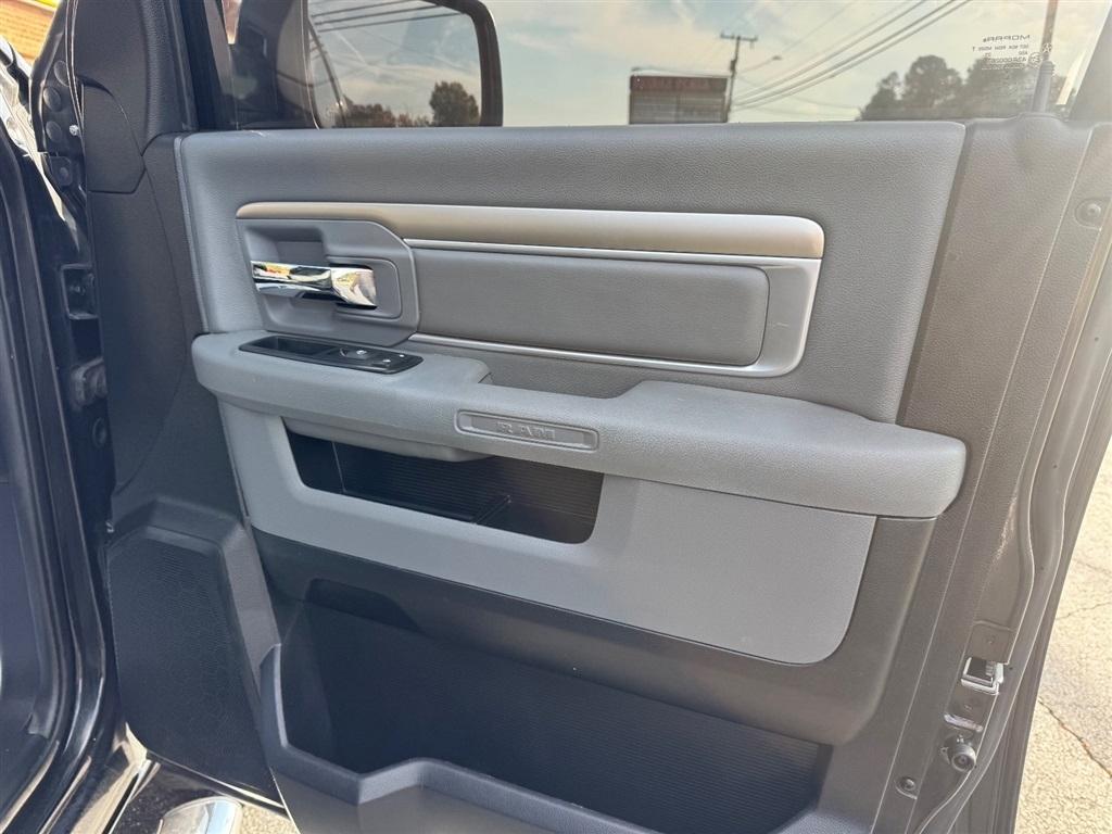 RAM 1500 SLT Crew Cab SWB 2WD 2015
