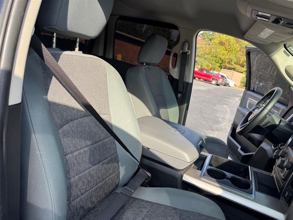 RAM 1500 SLT Crew Cab SWB 2WD 2015